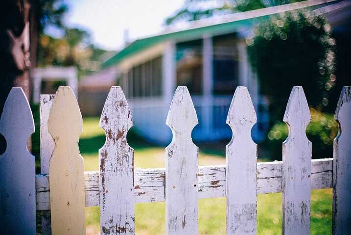 How to Deal with Nosey Neighbors